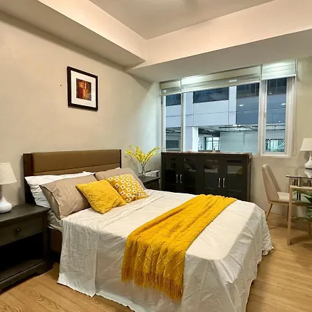 Spacious 1Br Condo With 300Mbps Wifi In Bgc