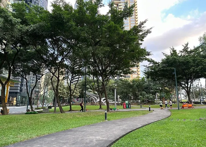 Apartment Spacious 1br With 300mbps Wifi In Bgc
