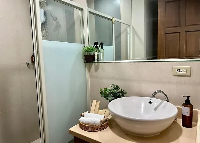 Spacious 1br With 300mbps Wifi In Bgc * Manila