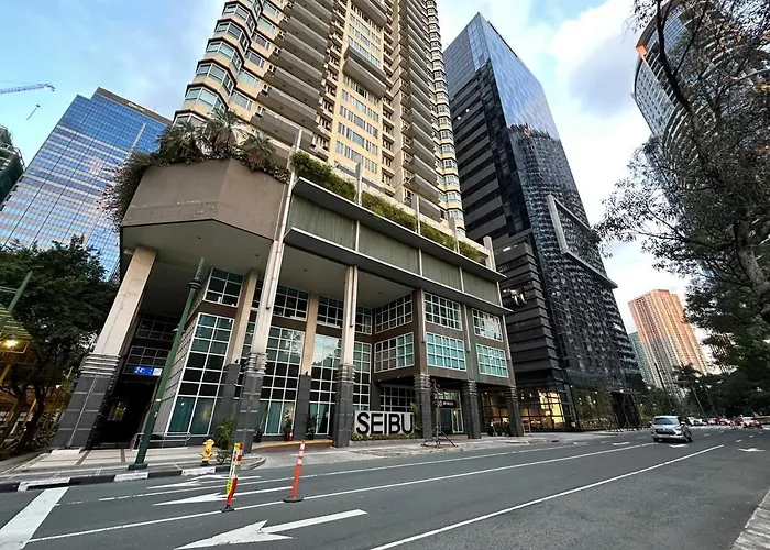 Spacious 1br With 300mbps Wifi In Bgc Apartment Manila